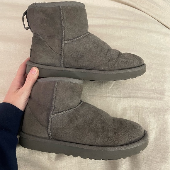 Ugg classic mini boot in grey, size 7 - Picture 6 of 6